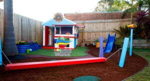 تبدیل حیاط خلوت به زمین بازی کودکان